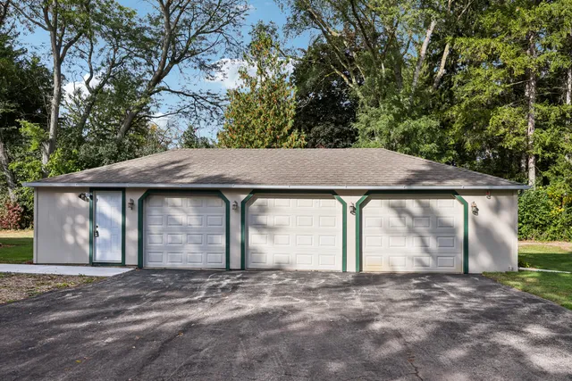 $419,900 | 10216 North Baehr Road, Mequon, WI 53092