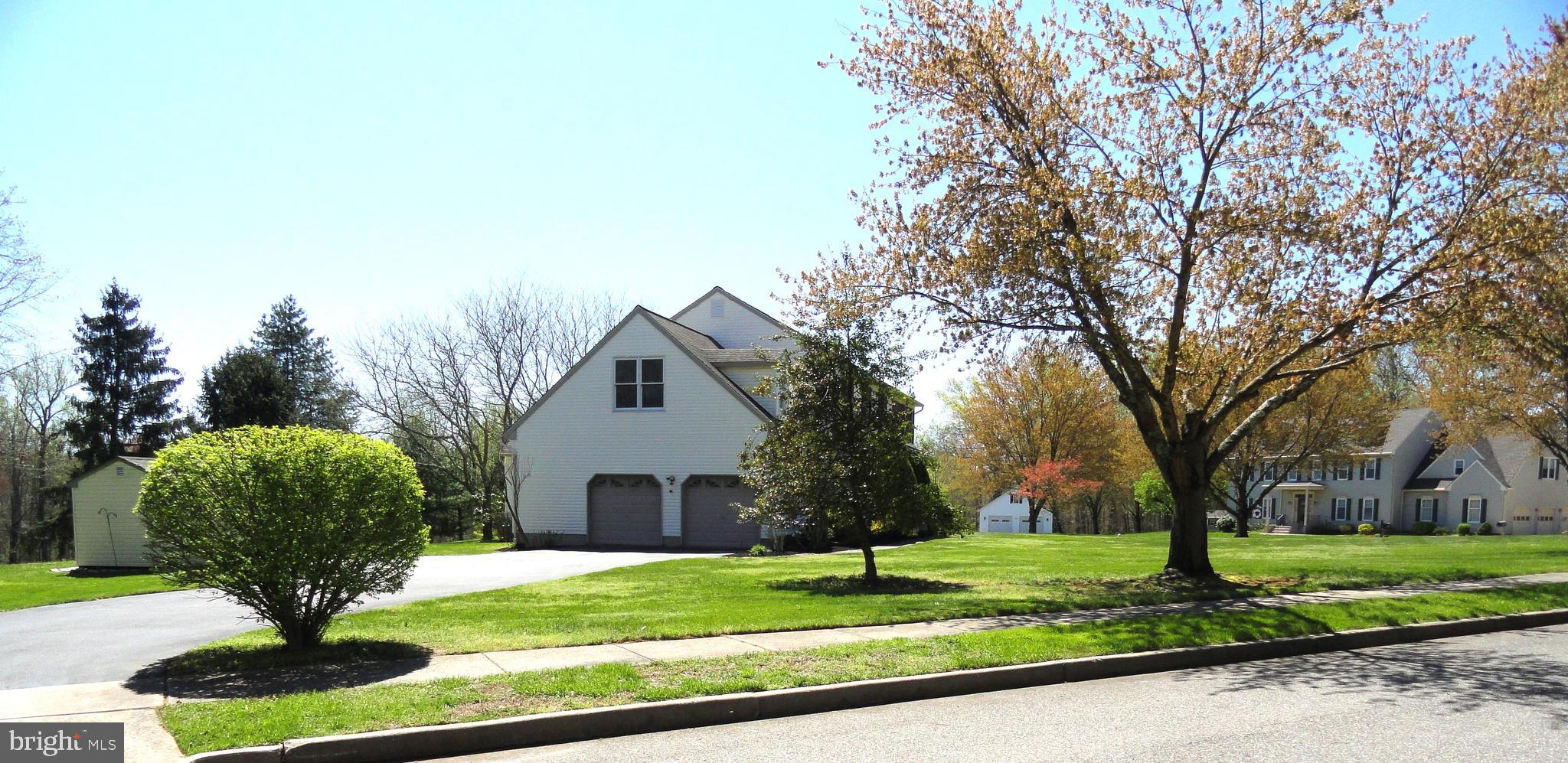 27 Ivy Lane Wrightstown, NJ 08562 - Photo 15 of 100