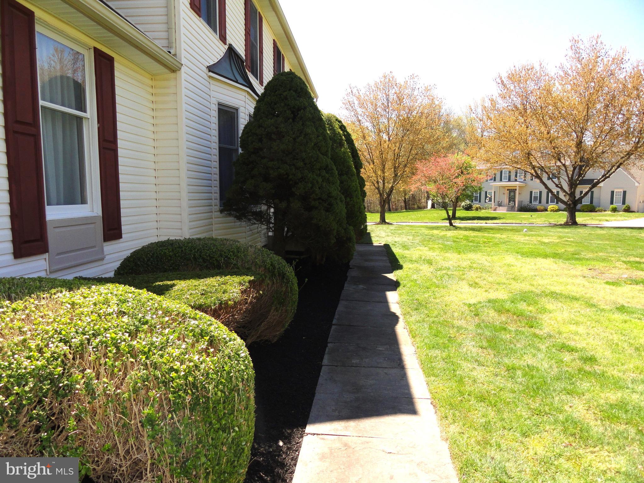 27 Ivy Lane Wrightstown, NJ 08562 - Photo 3 of 100