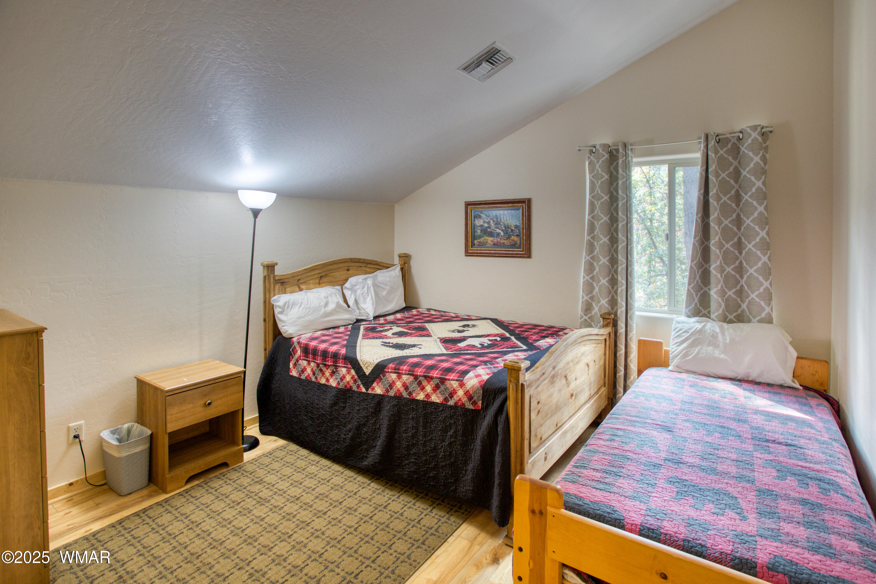 3455 Turkey Track Road Pinetop, AZ 85935 - Photo 21 of 28 Guest Bedroom