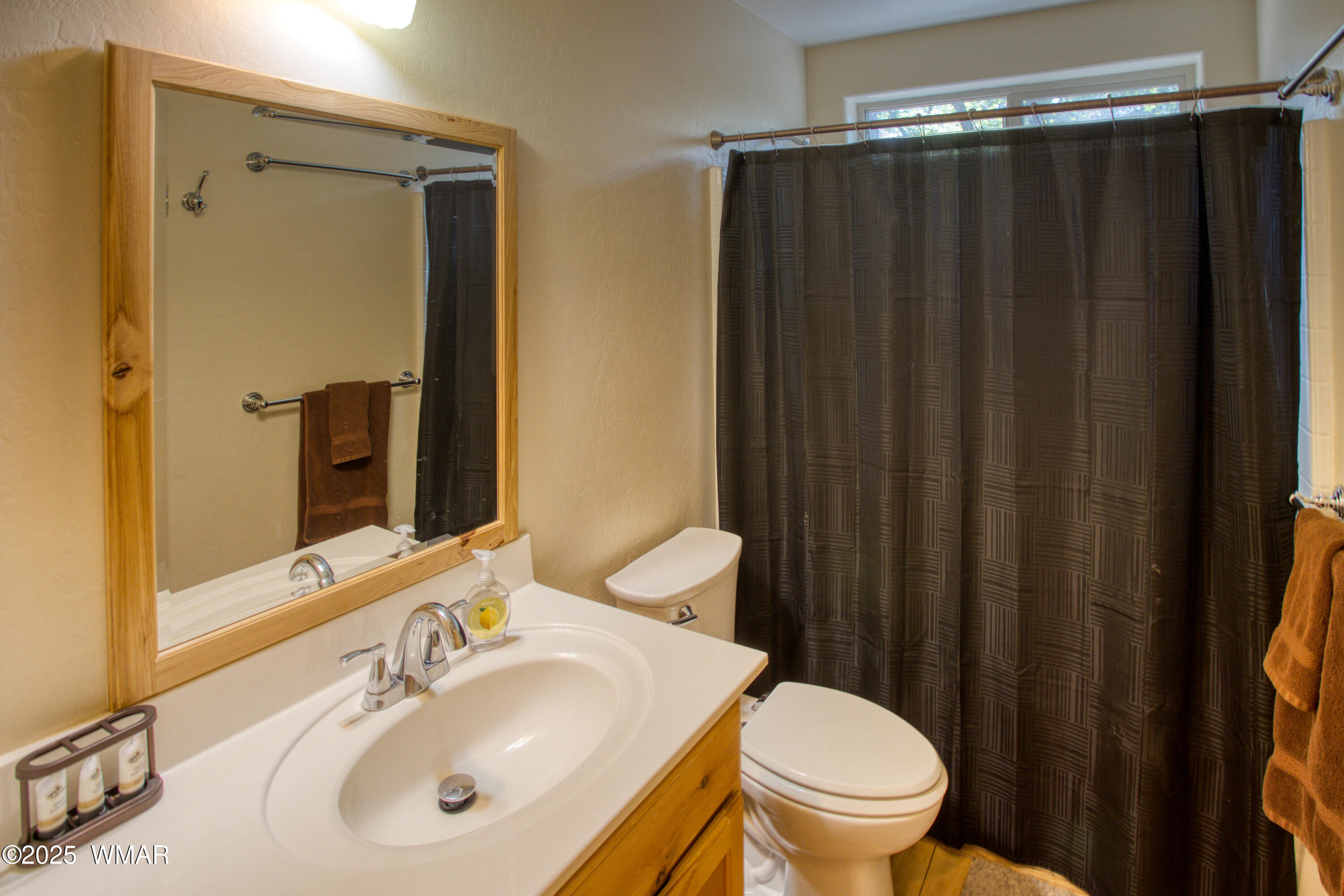 3455 Turkey Track Road Pinetop, AZ 85935 - Photo 22 of 28 Guest Bathroom