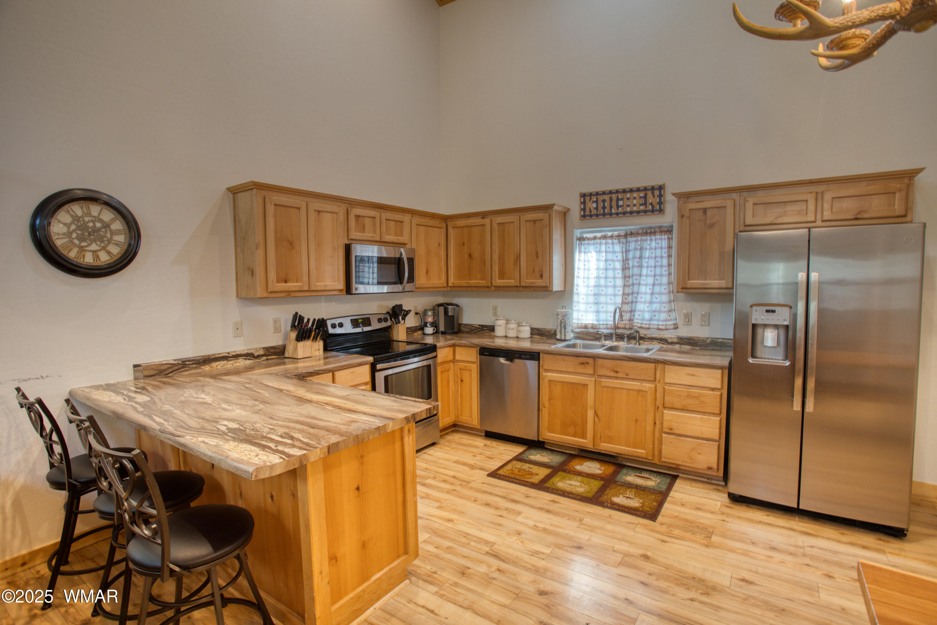 3455 Turkey Track Road Pinetop, AZ 85935 - Photo 9 of 28 Kitchen