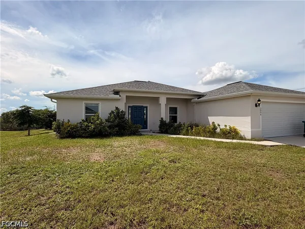$1,950 | 3006 Northwest 9th Street, Cape Coral, FL 33993