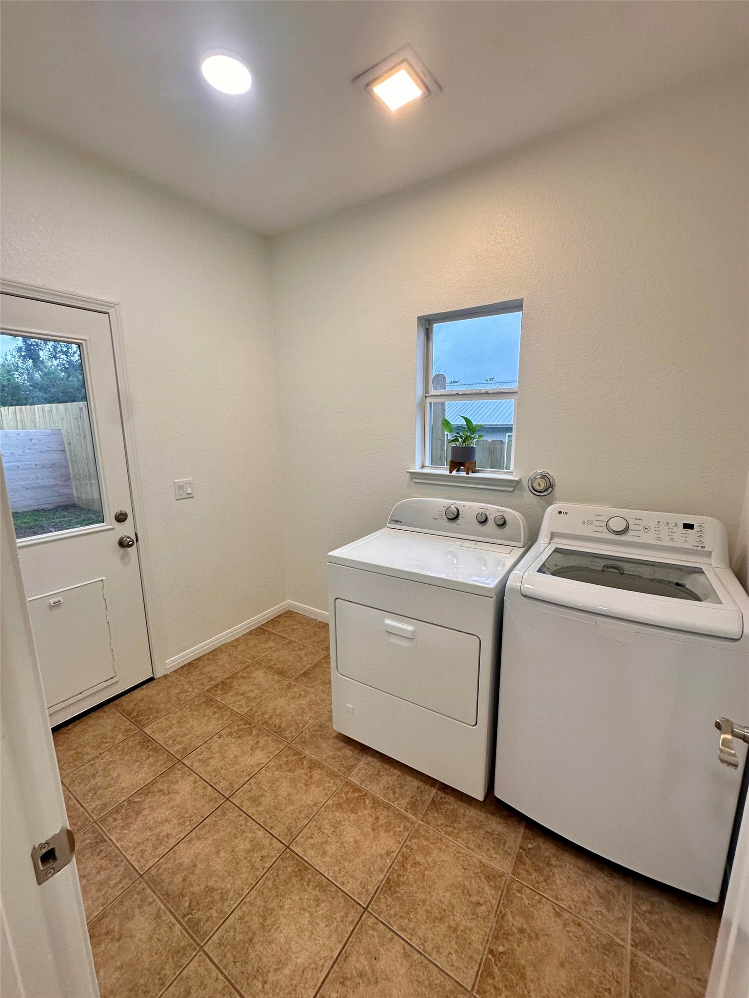 4713 Santa Anna Street Austin, TX 78721 - Photo 26 of 34