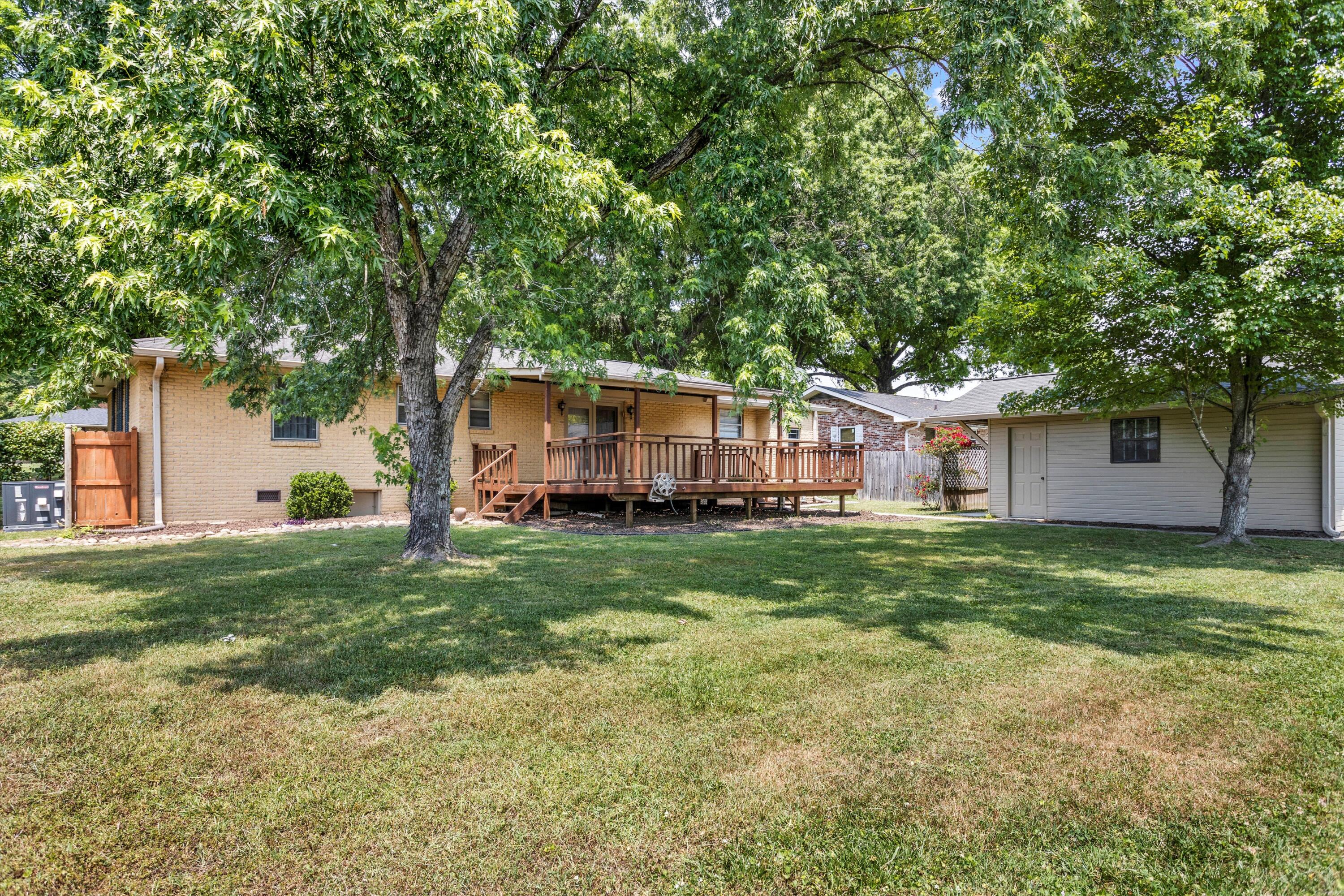 4202 Norcross Road Hixson, TN 37343 - Photo 11 of 40 27-0G9A4086