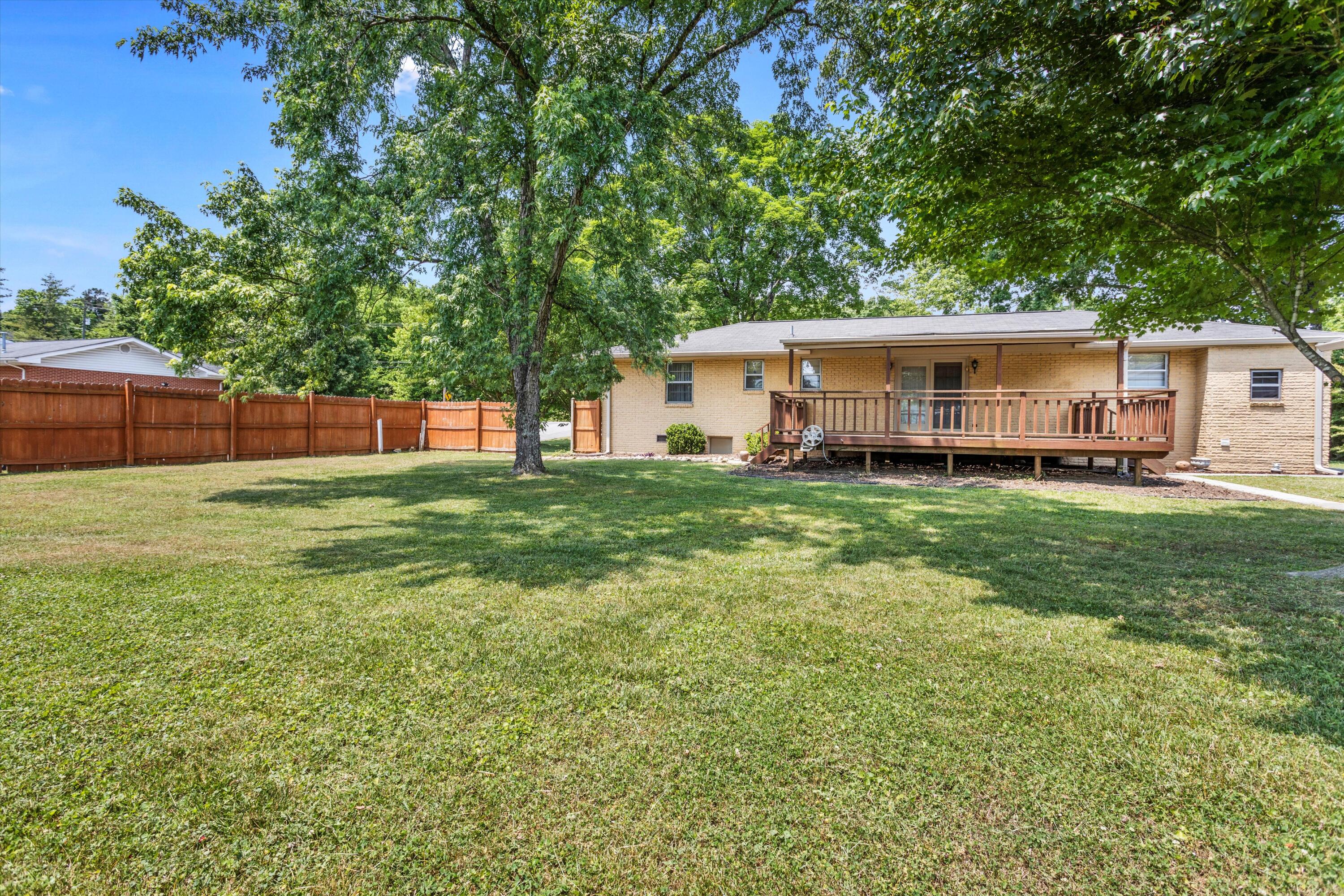 4202 Norcross Road Hixson, TN 37343 - Photo 8 of 40 28-0G9A4089