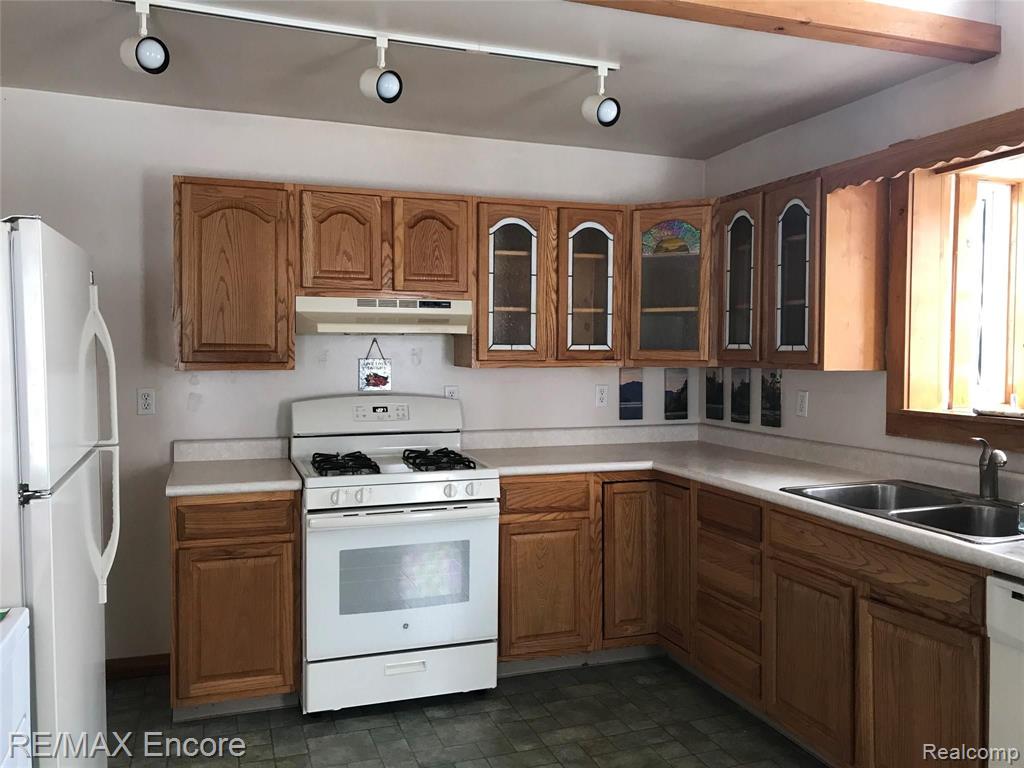 7352 Peet Road Chesaning, MI 48616 - Photo 10 of 50