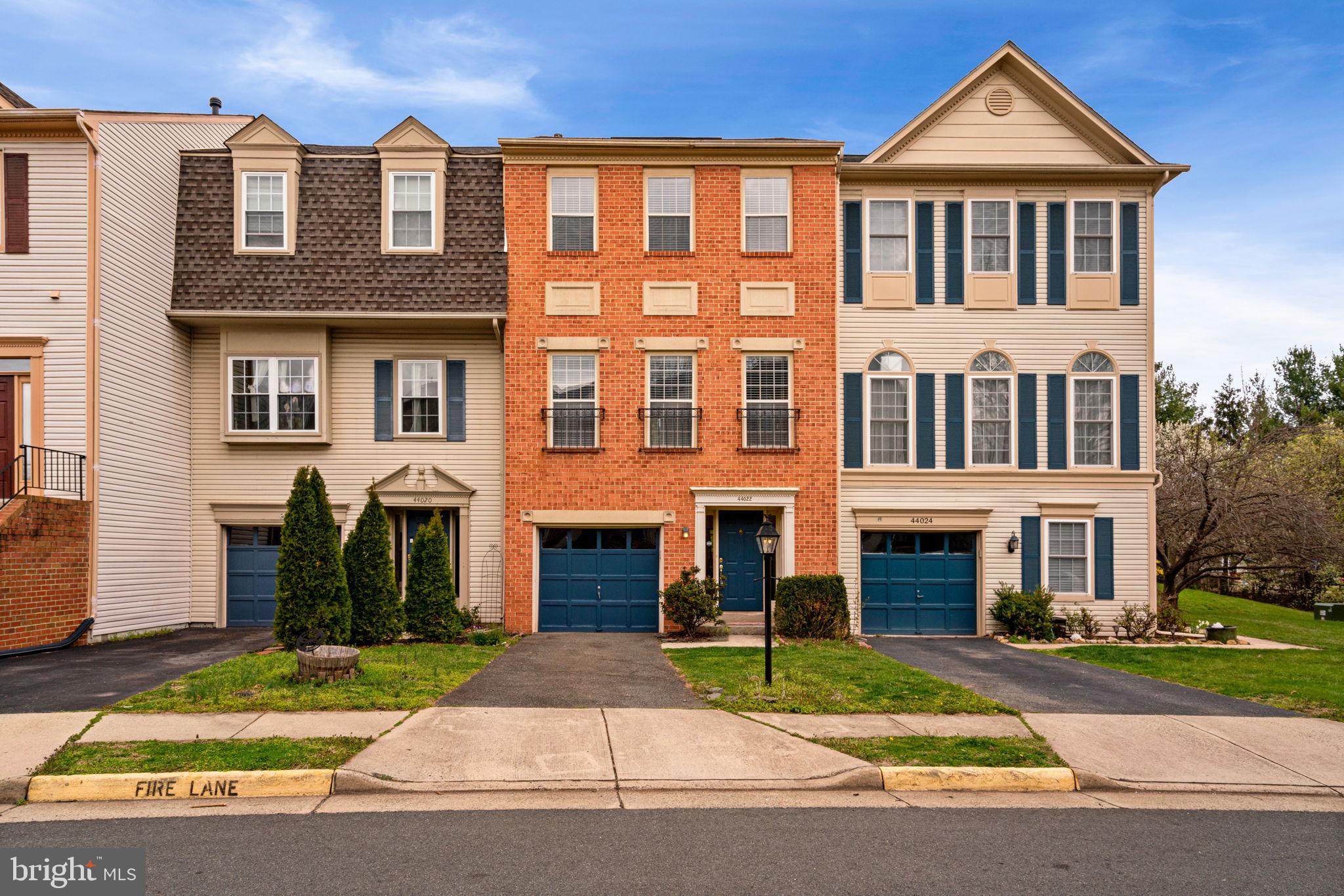 44022 Gala Circle Ashburn, VA 20147 - Photo 3 of 28