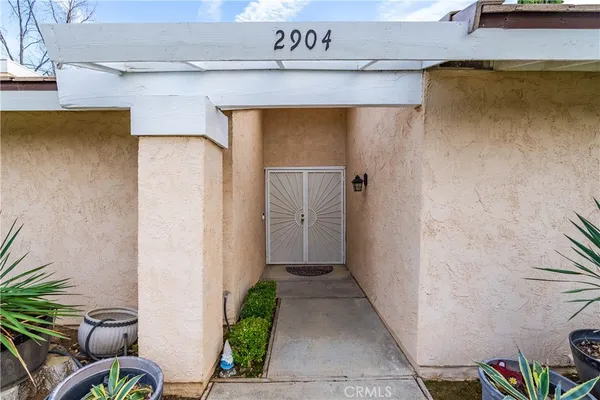 $369,990 | 2904 West Ave J4, Lancaster, CA 93536