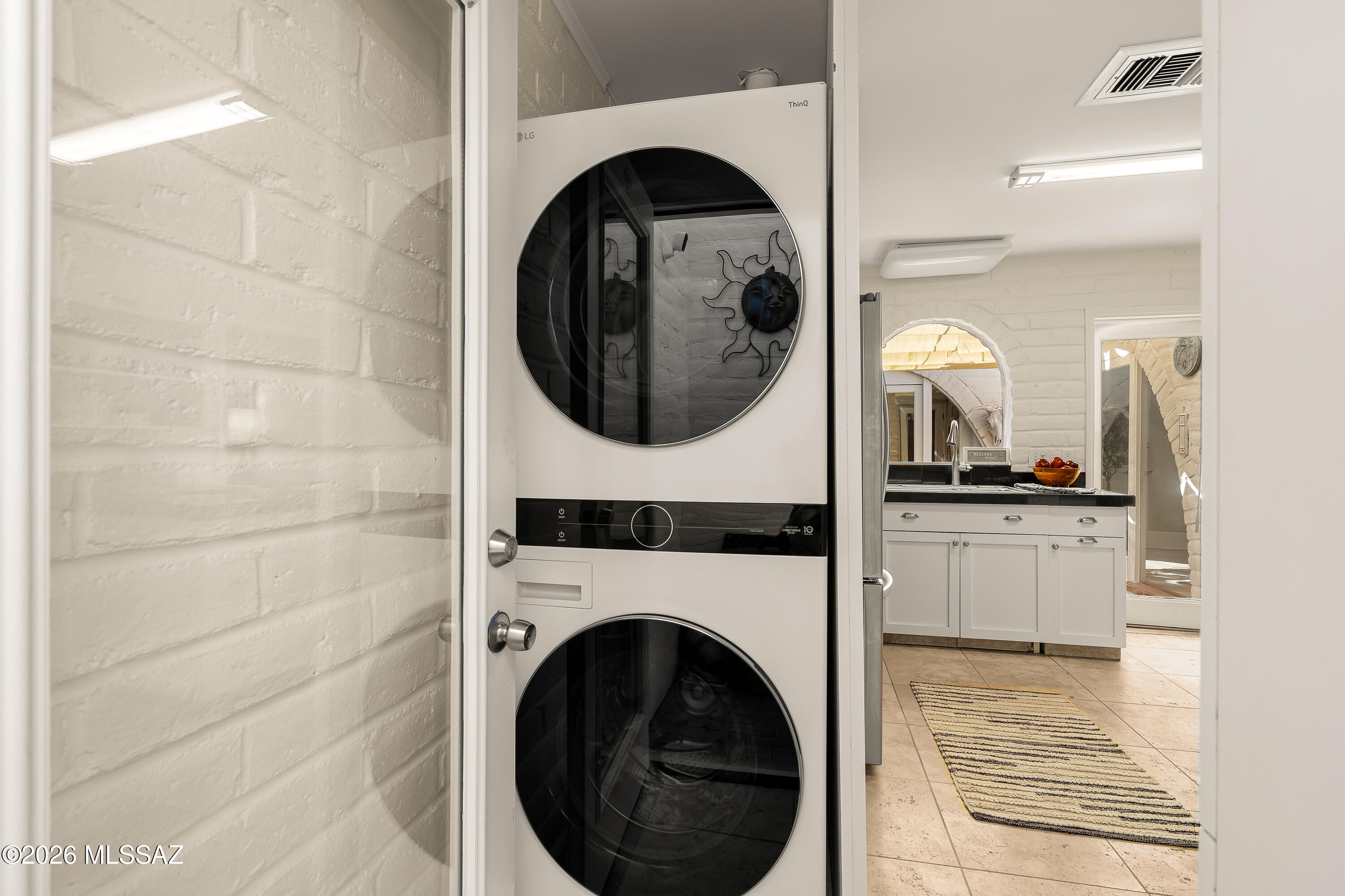 636 West Roller Coaster Road Tucson, AZ 85704 - Photo 13 of 28 Laundry closet