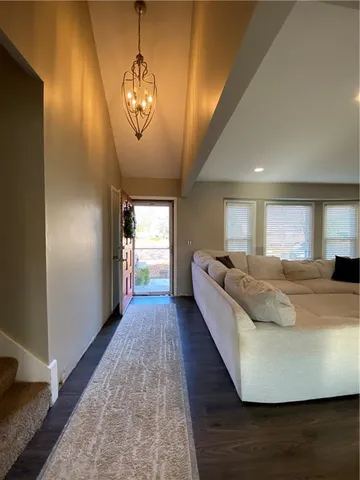 $360,000 | 9111 West 101st Terrace, Overland Park, KS 66212