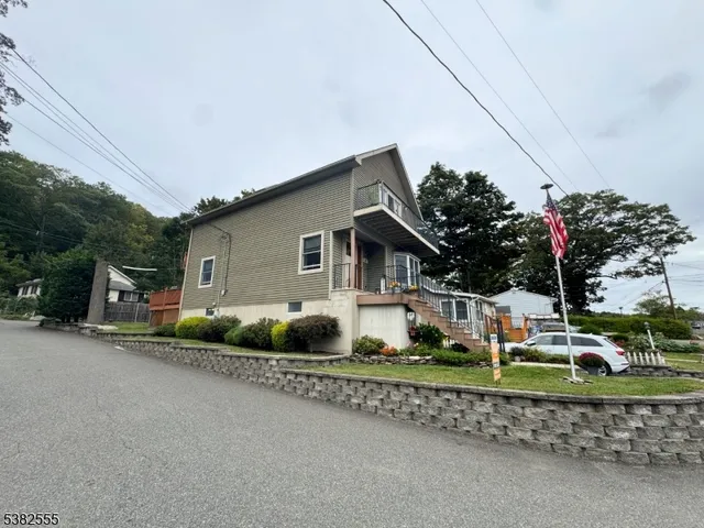 $550,000 | 24 Shore Road, Lake Hopatcong, NJ 07849