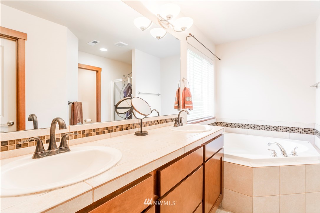 1614 241st Street Southwest Bothell, WA 98021 - Photo 17 of 24