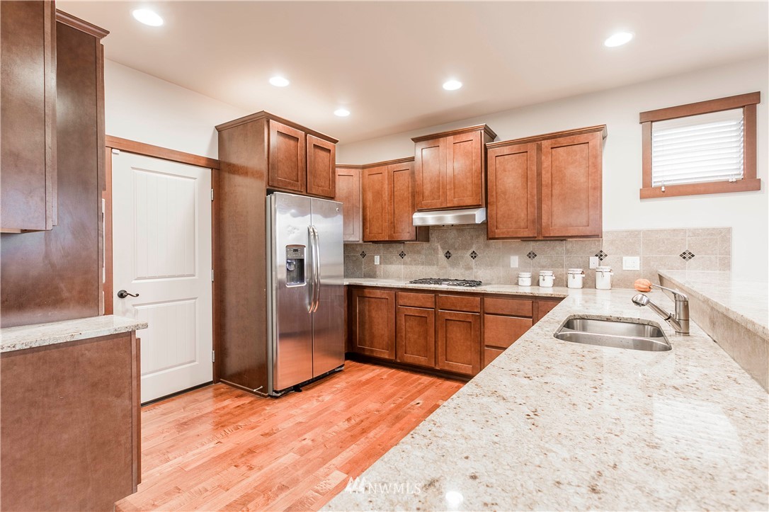 1614 241st Street Southwest Bothell, WA 98021 - Photo 10 of 24
