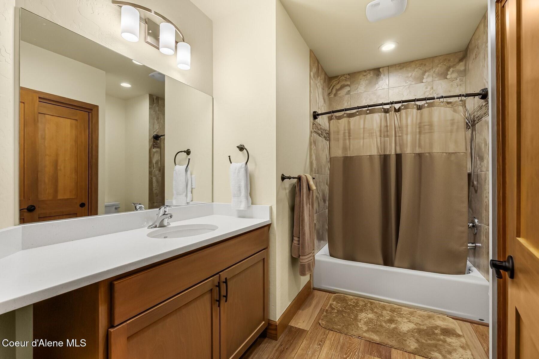 512 Guthrie Place, Unit 701 Dover, ID 83825 - Photo 14 of 40 Bathroom