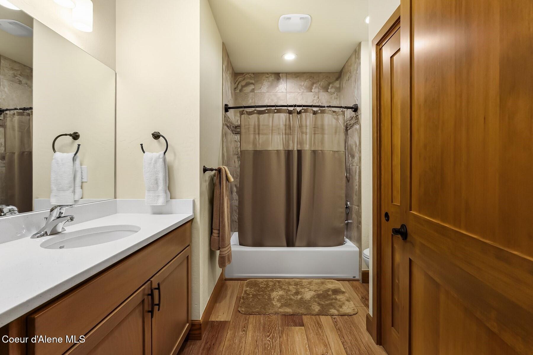 512 Guthrie Place, Unit 701 Dover, ID 83825 - Photo 15 of 40 Bathroom