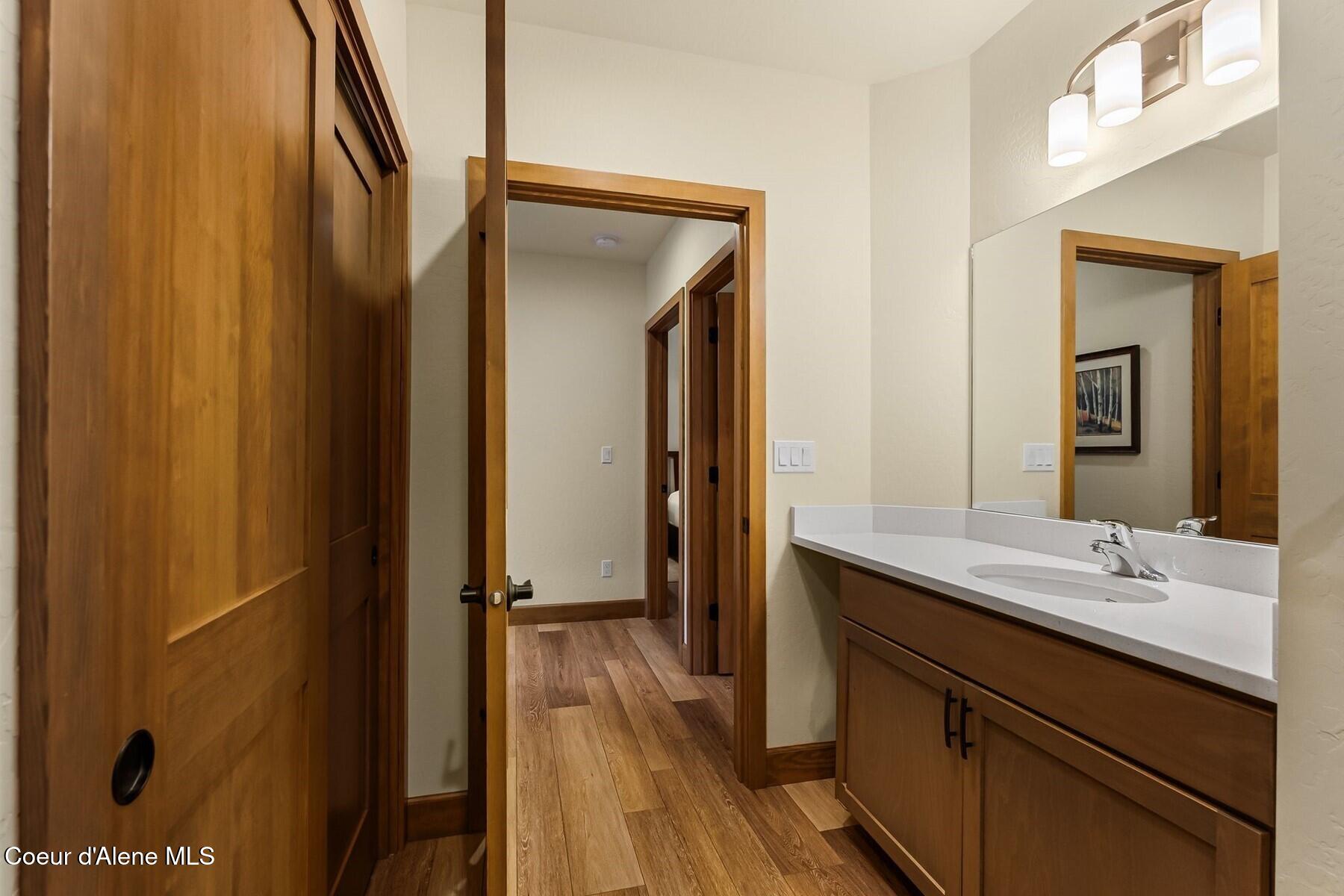 512 Guthrie Place, Unit 701 Dover, ID 83825 - Photo 16 of 40 Bathroom