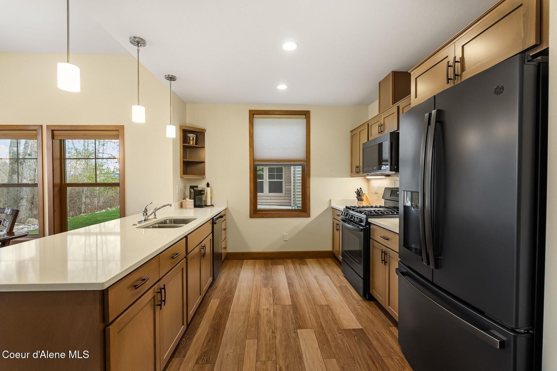 512 Guthrie Place, Unit 701 Dover, ID 83825 - Photo 4 of 40 Kitchen