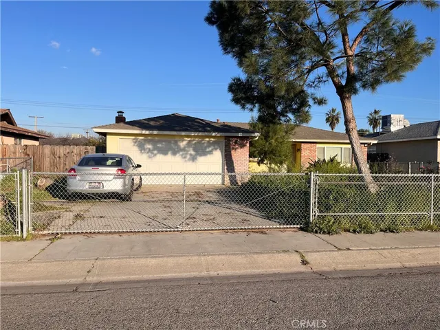 $320,000 | 334 North Argyle Street, Porterville, CA 93257