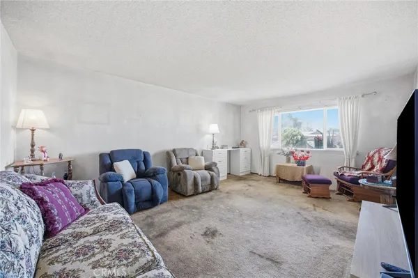 $320,000 | 334 North Argyle Street, Porterville, CA 93257