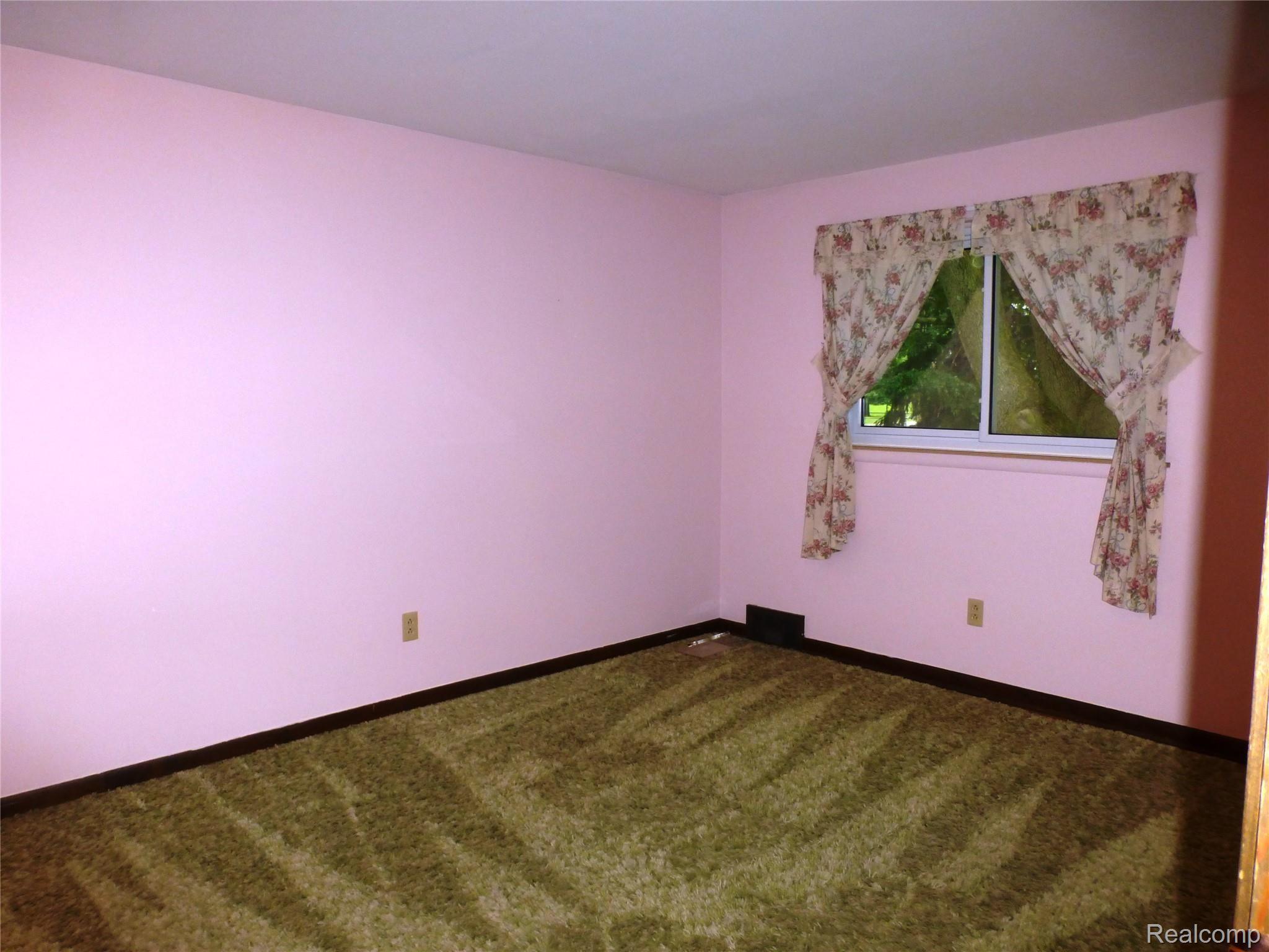 736 Wilwood Road Rochester, MI 48309 - Photo 31 of 47 31.JPG