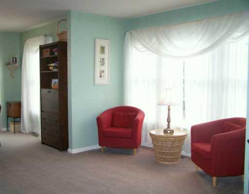 10 McBride Road Canonsburg, PA 15317 - Photo 2 of 8 Living Room.