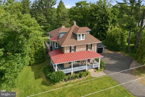 $980,000 | 1622 Jarrettown Road, Dresher, PA 19025