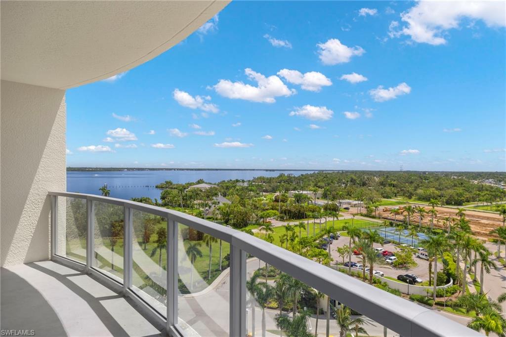 3000 Oasis Grand Boulevard, Unit 2104 Fort Myers, FL 33916 - Photo 29 of 48