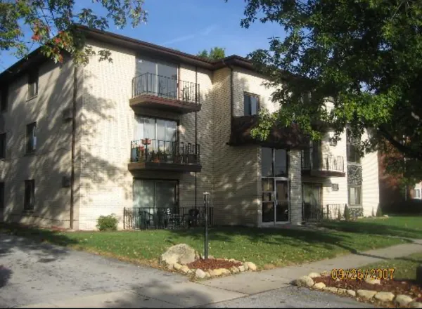$1,650 | 10326 Mayfield Avenue, Unit 1S, Oak Lawn, IL 60453