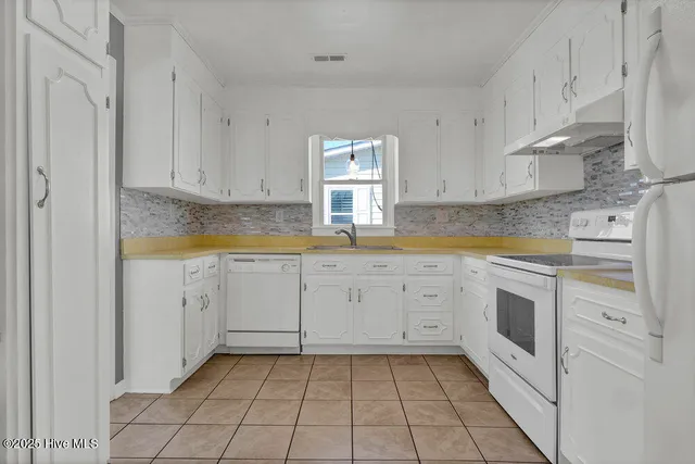 $749,000 | 1207 North Topsail Drive, Surf City, NC 28445