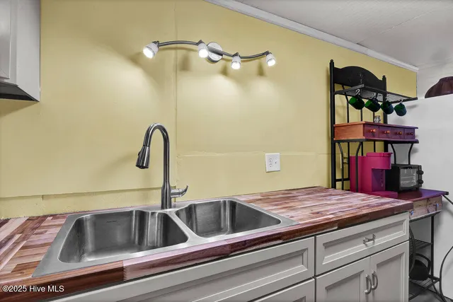 $749,000 | 1207 North Topsail Drive, Surf City, NC 28445