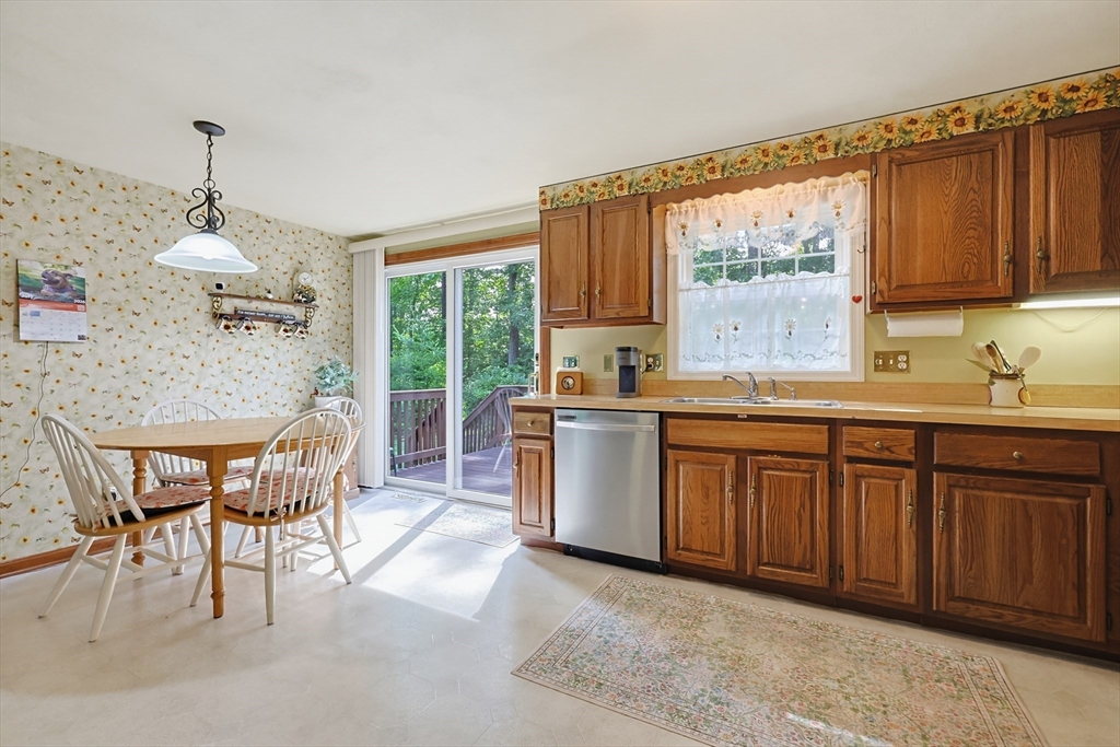 7 Hazeltine Road Upton, MA 01568 - Photo 4 of 42
