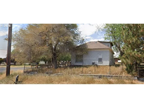 303 West Court Street, Condon, OR 97823