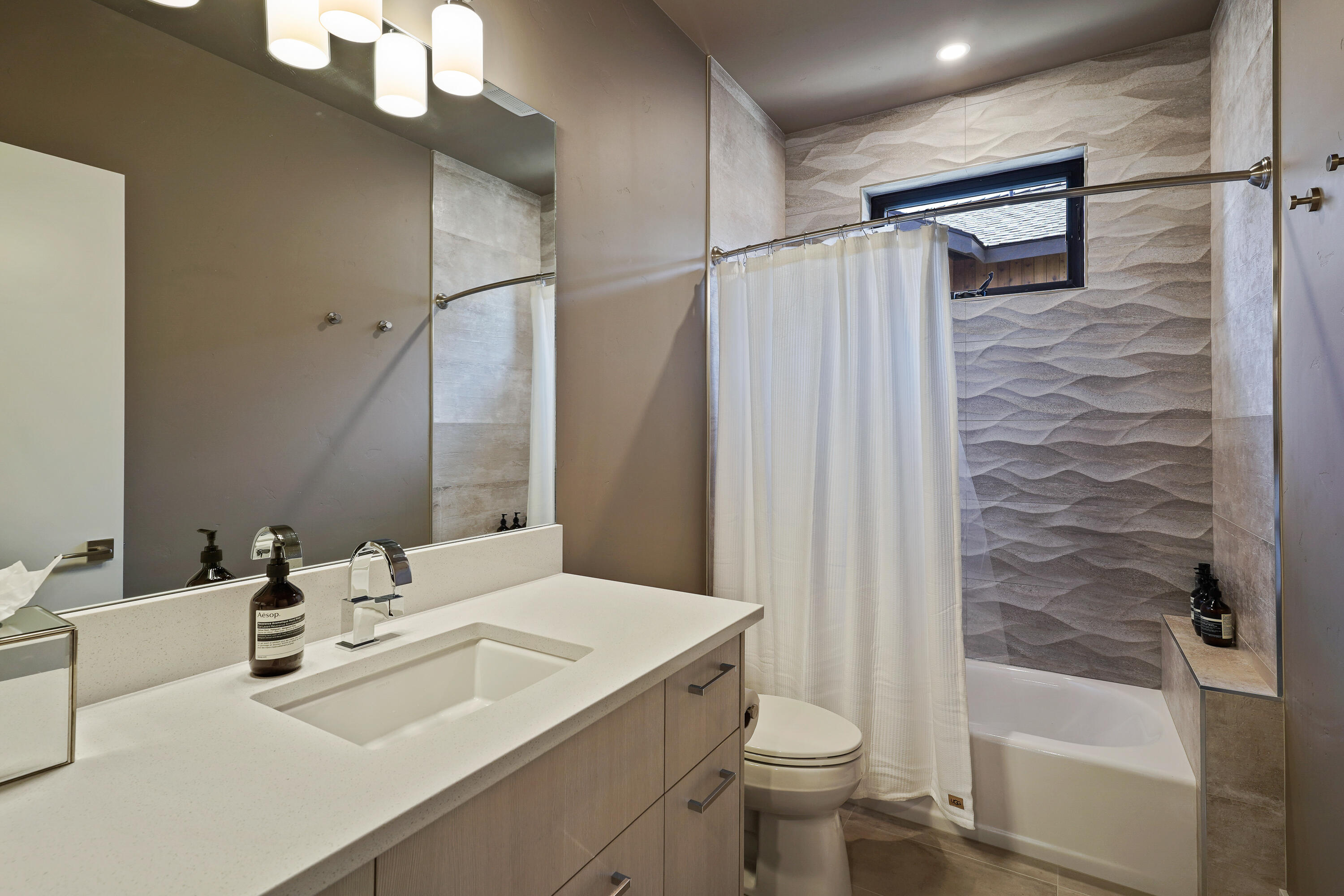 19125 Gateway Loop Bend, OR 97702 - Photo 36 of 51 DSC04127
