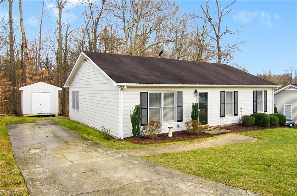 537 Apple Ridge Road Greensboro, NC 27406 - Photo 2 of 25 Gallery Image 2