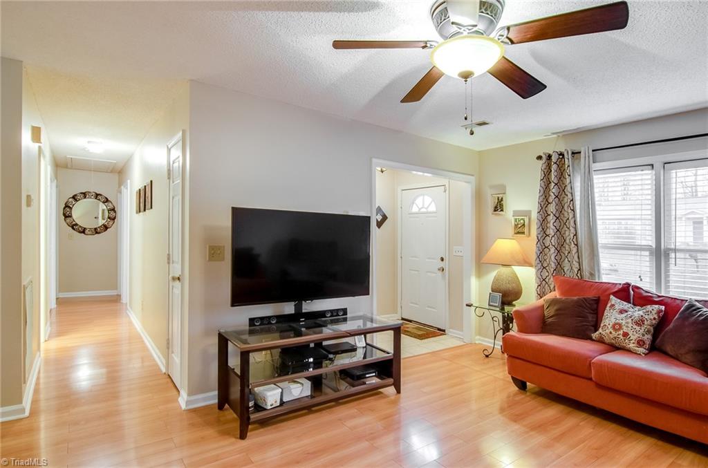 537 Apple Ridge Road Greensboro, NC 27406 - Photo 8 of 25 Gallery Image 8