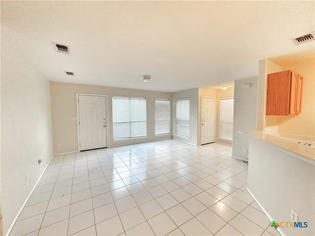 $1,295 | 2742 Farm To Market Road 1044, Unit 2742, New Braunfels, TX 78130