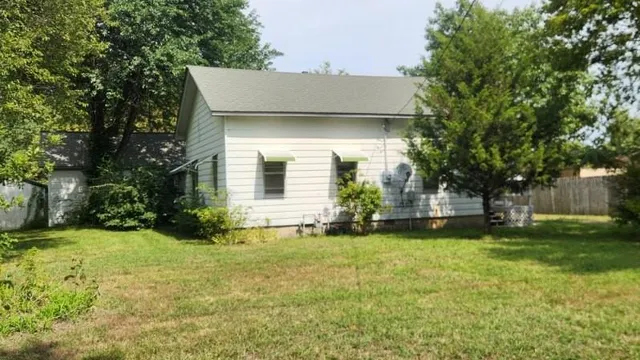 $75,000 | 803 West Country Road, Columbus, KS 66725