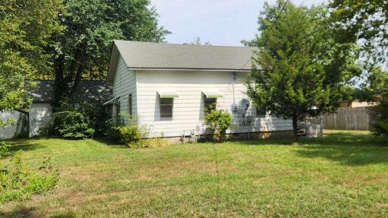 803 West Country Road Columbus, KS 66725 - Photo 16 of 17