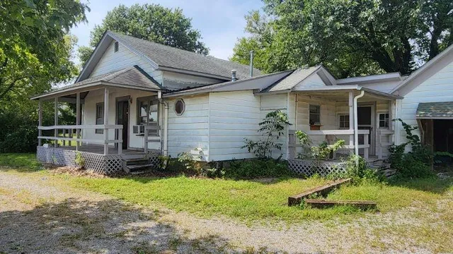 $75,000 | 803 West Country Road, Columbus, KS 66725