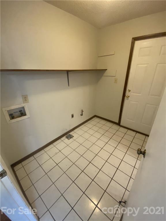 6205 Coldwater Court Raleigh, NC 27612 - Photo 13 of 16 a view of room