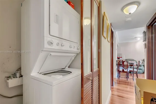 a view of utility room