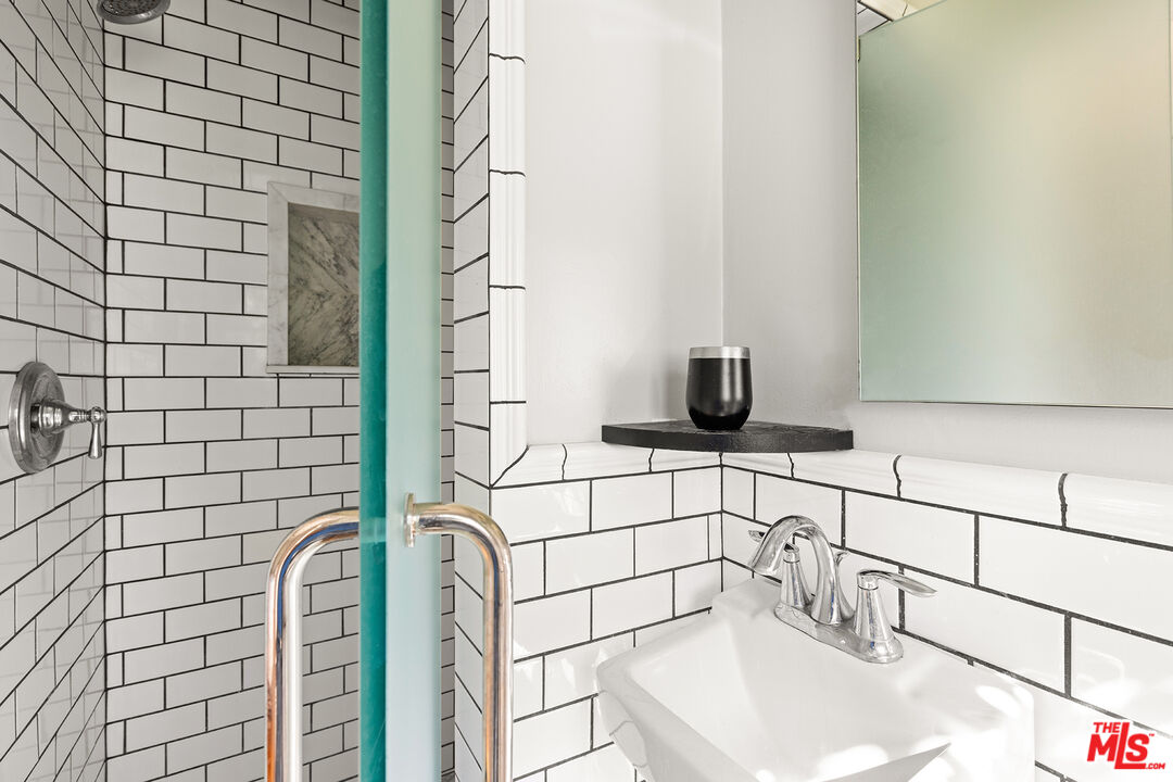 2186 San Pasqual Street Pasadena, CA 91107 - Photo 20 of 29 a bathroom with a bathtub and shower