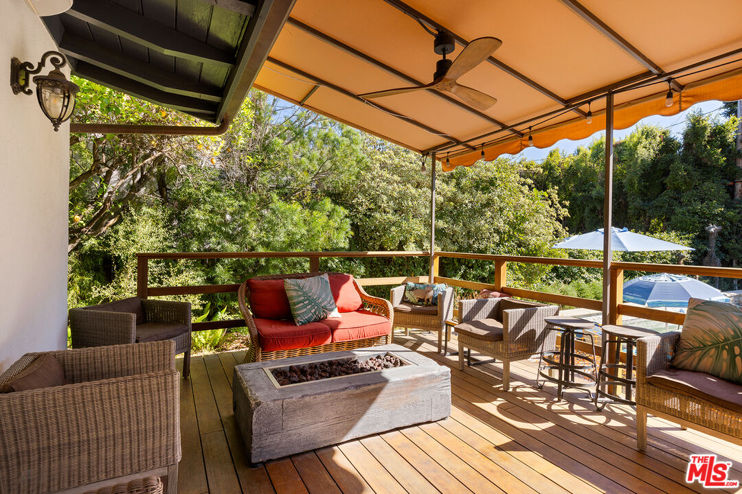 2186 San Pasqual Street Pasadena, CA 91107 - Photo 22 of 29 a terrace with outdoor seating