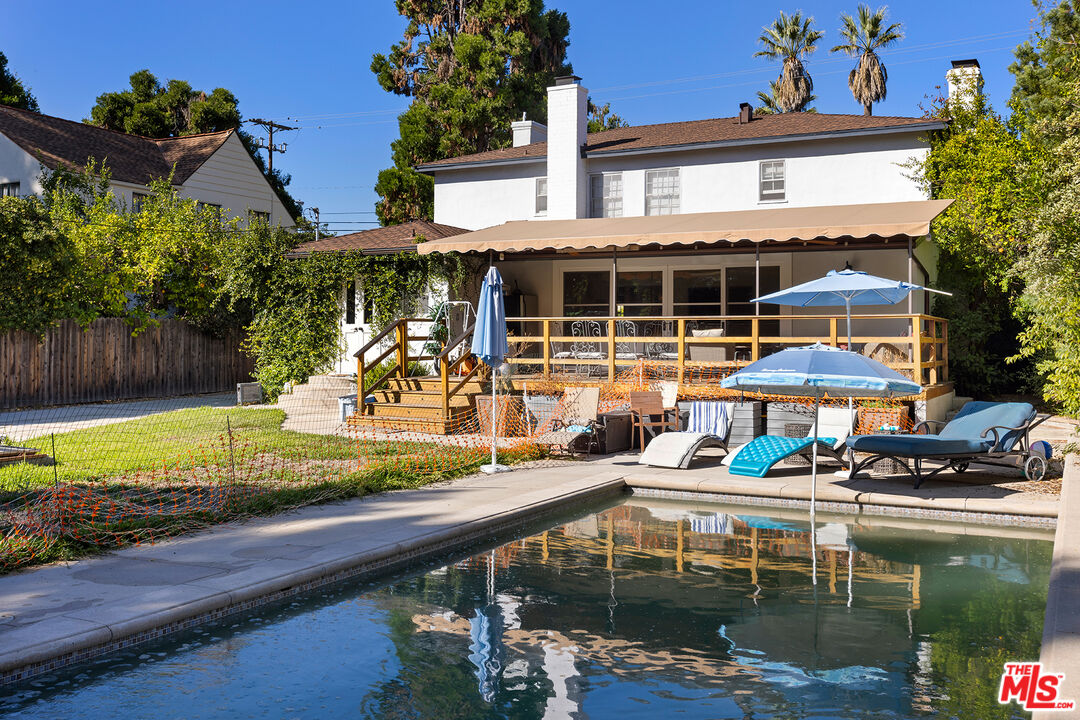 2186 San Pasqual Street Pasadena, CA 91107 - Photo 25 of 29 a balcony view with a seating space