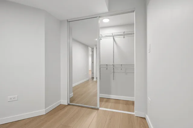 $2,400 | 1443 West Oakdale Avenue, Unit 1, Chicago, IL 60657