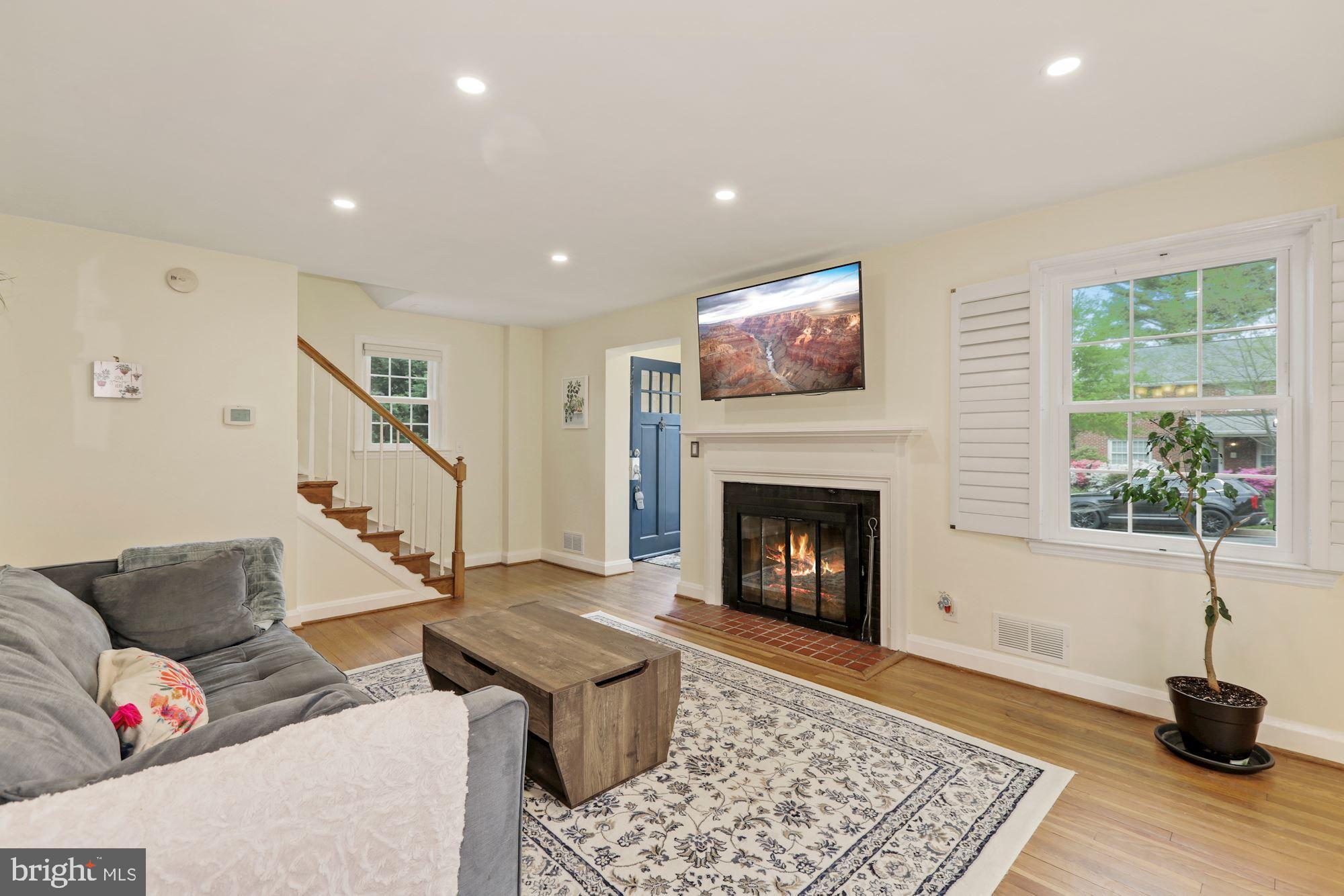 20 Dunmore Road Baltimore, MD 21228 - Photo 3 of 27 Living Room with Fireplace