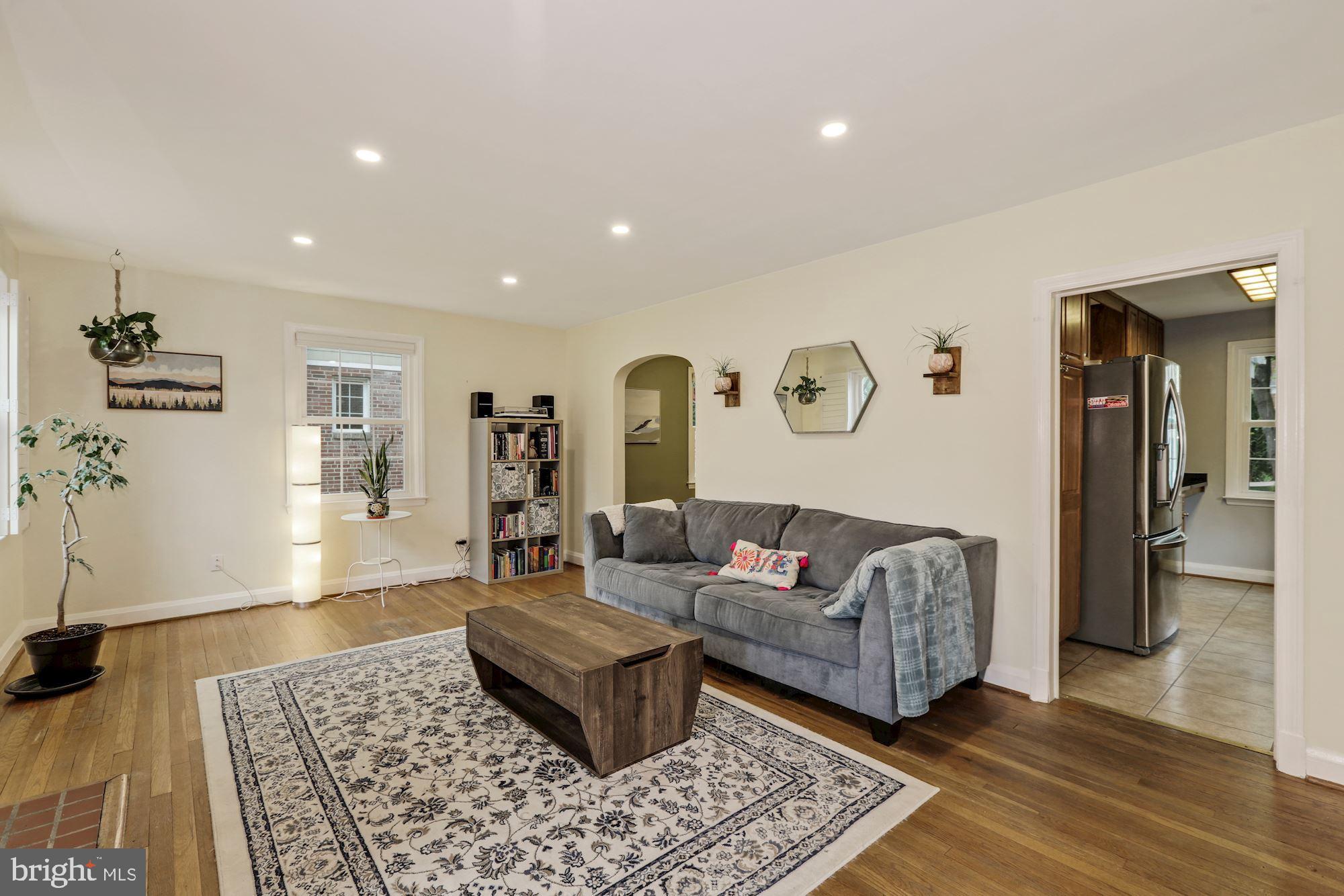 20 Dunmore Road Baltimore, MD 21228 - Photo 5 of 27 Living Room with Fireplace