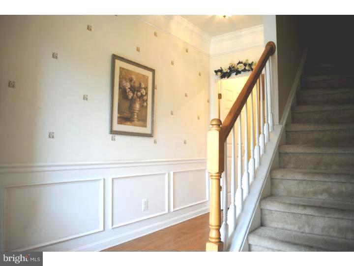 2 Weatherly Road Delran, NJ 08075 - Photo 2 of 20 Foyer