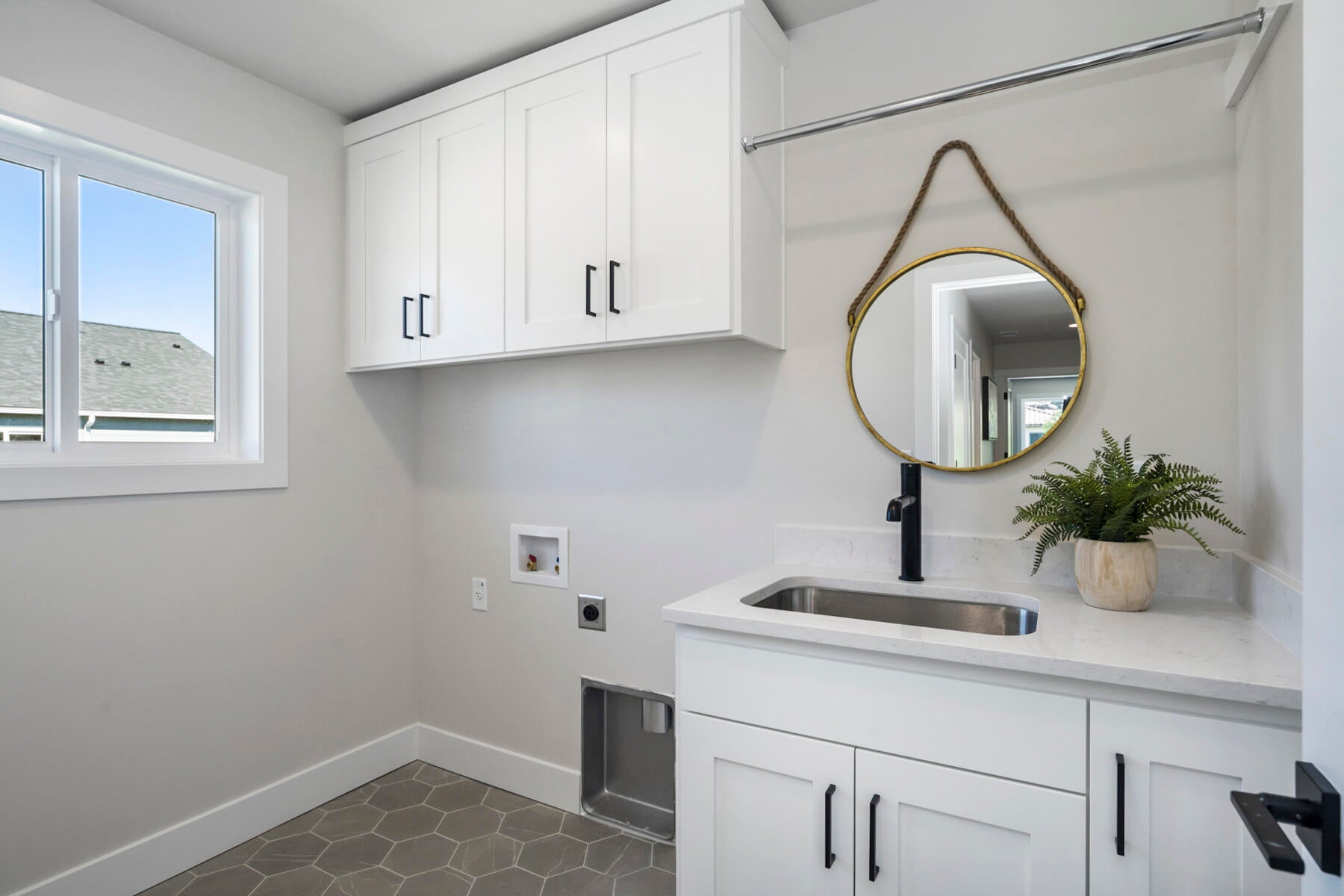 20248 Halfway Road, Unit LOT 7 Bend, OR 97703 - Photo 17 of 24 Laundry room